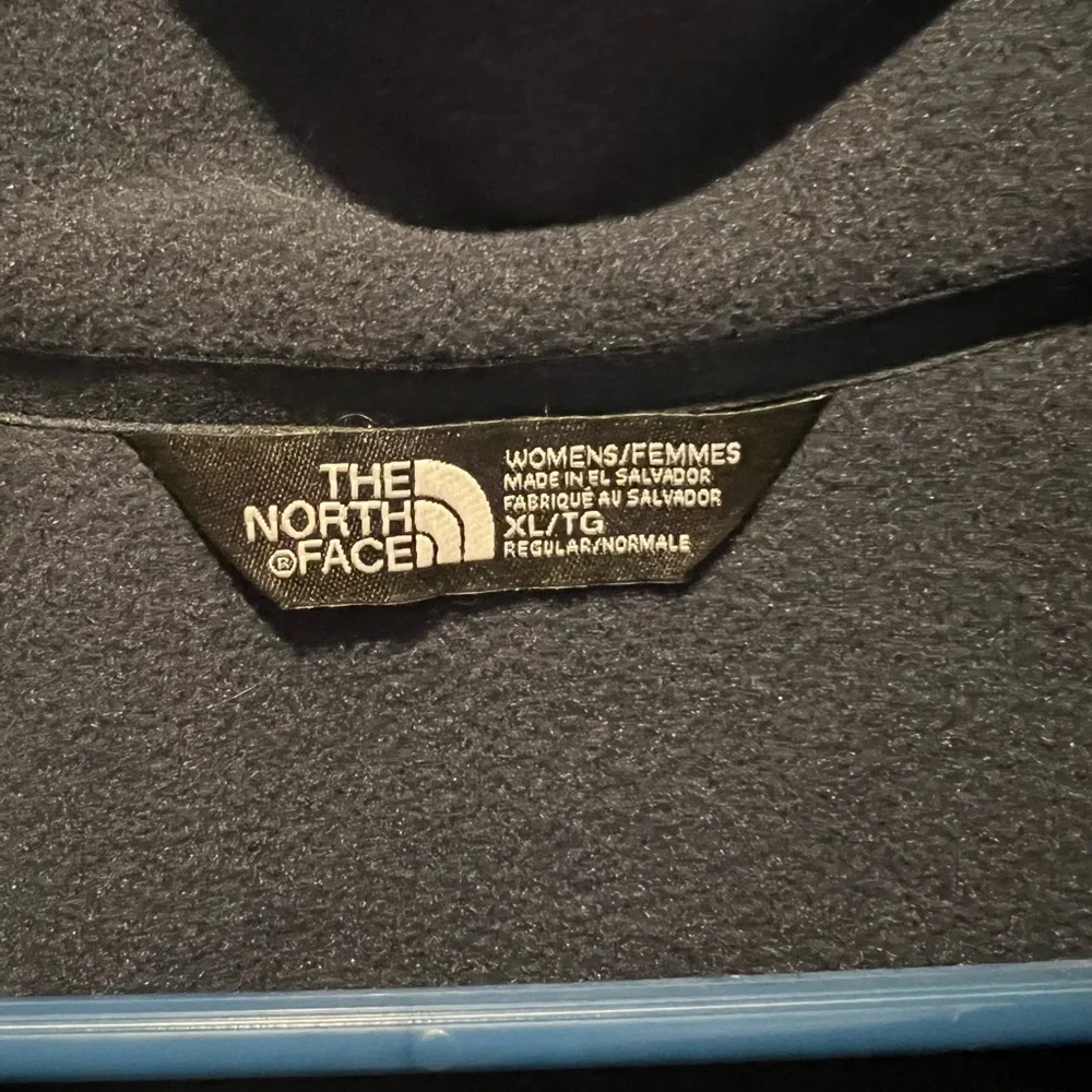 The North Face Women’s XL Blue 1/2 Zip Fleece - Picture 3 of 4